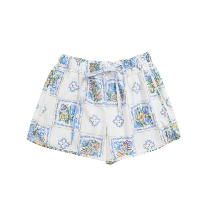 Shorts in Lisbon tile