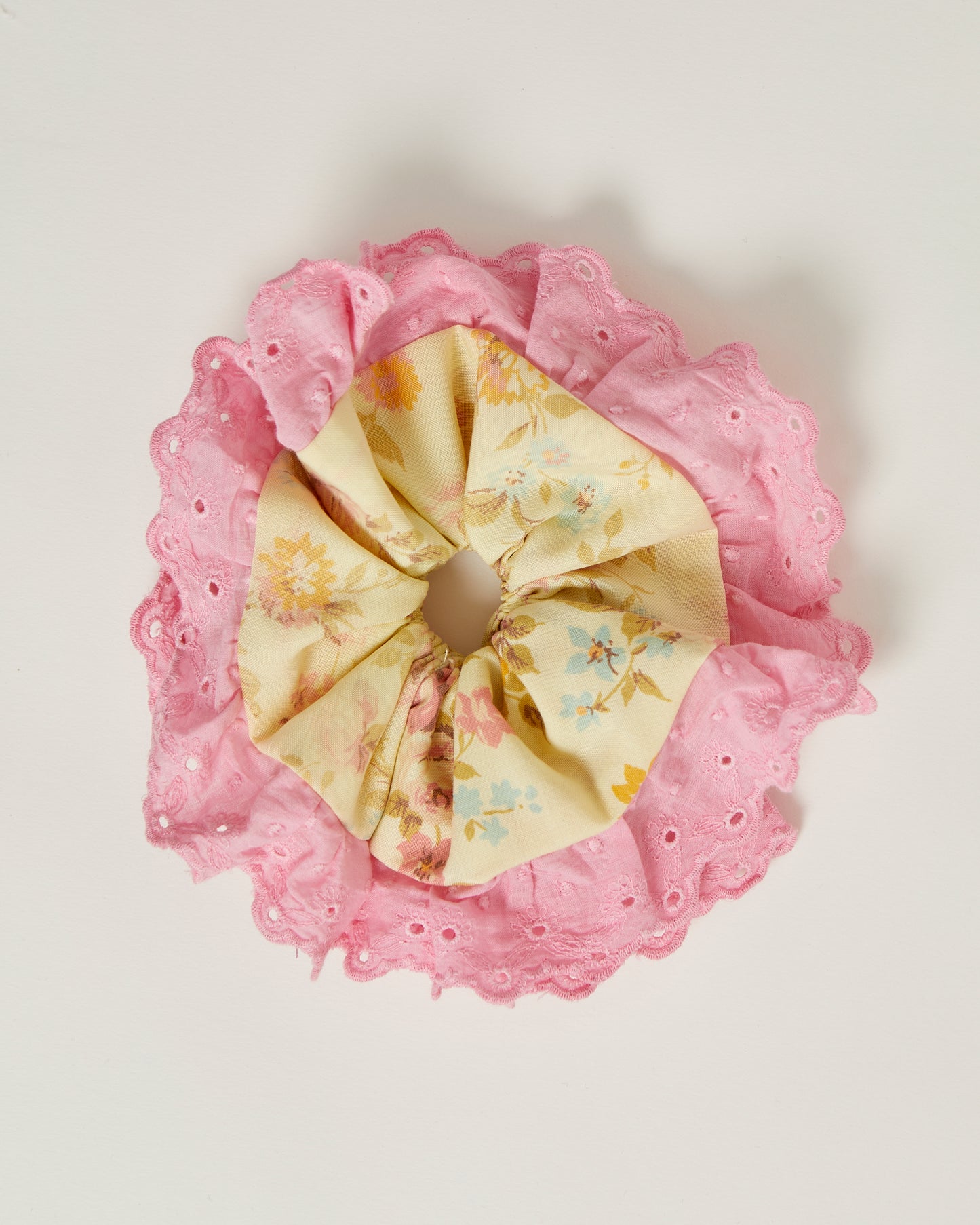 Scrunchie in butter yellow floral & pink trim - M