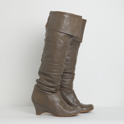 Slouch boots
