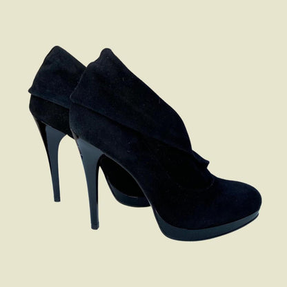 Y2K suede ankle boot by Dune